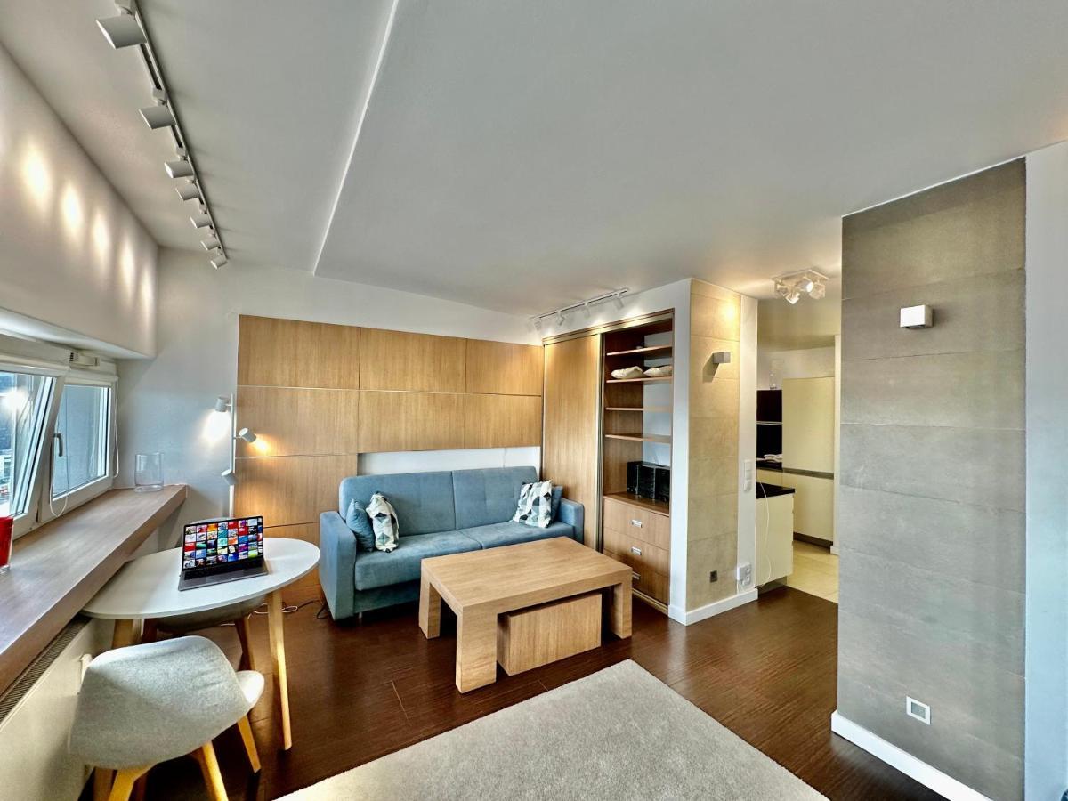Top Metro X2 Fast Wifi 400 Mbs 70'Tv Netflix Hbo Max Appletv+ Disney+ Varsavia Esterno foto