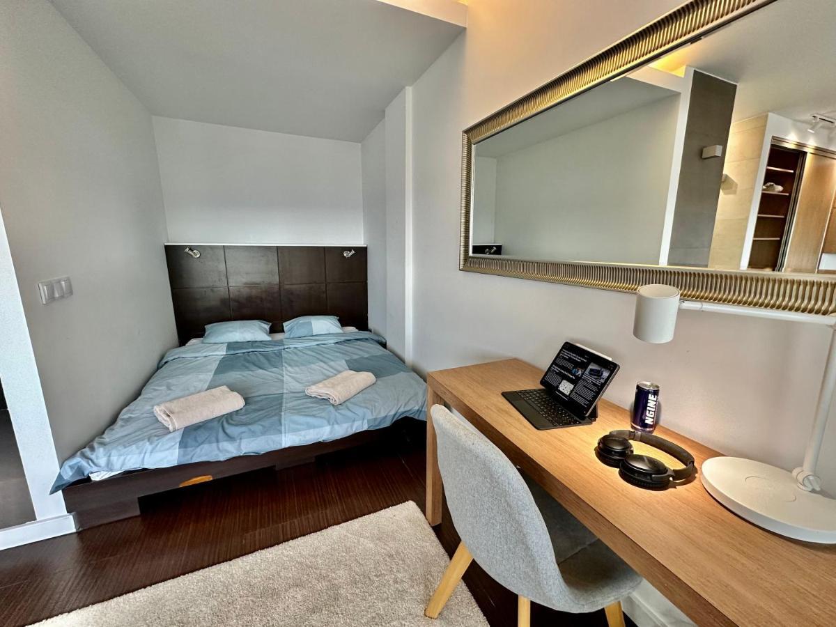 Top Metro X2 Fast Wifi 400 Mbs 70'Tv Netflix Hbo Max Appletv+ Disney+ Varsavia Esterno foto