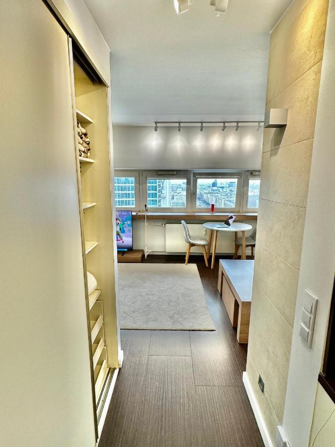 Top Metro X2 Fast Wifi 400 Mbs 70'Tv Netflix Hbo Max Appletv+ Disney+ Varsavia Esterno foto
