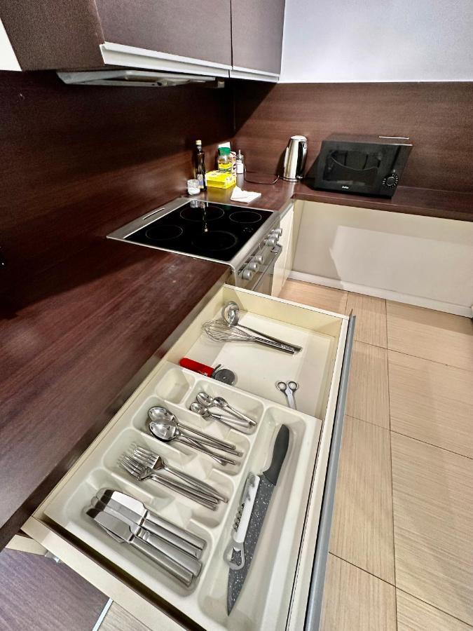 Top Metro X2 Fast Wifi 400 Mbs 70'Tv Netflix Hbo Max Appletv+ Disney+ Varsavia Esterno foto