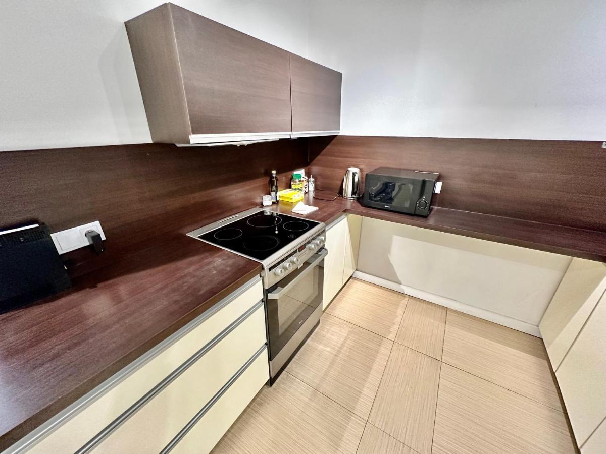 Top Metro X2 Fast Wifi 400 Mbs 70'Tv Netflix Hbo Max Appletv+ Disney+ Varsavia Esterno foto