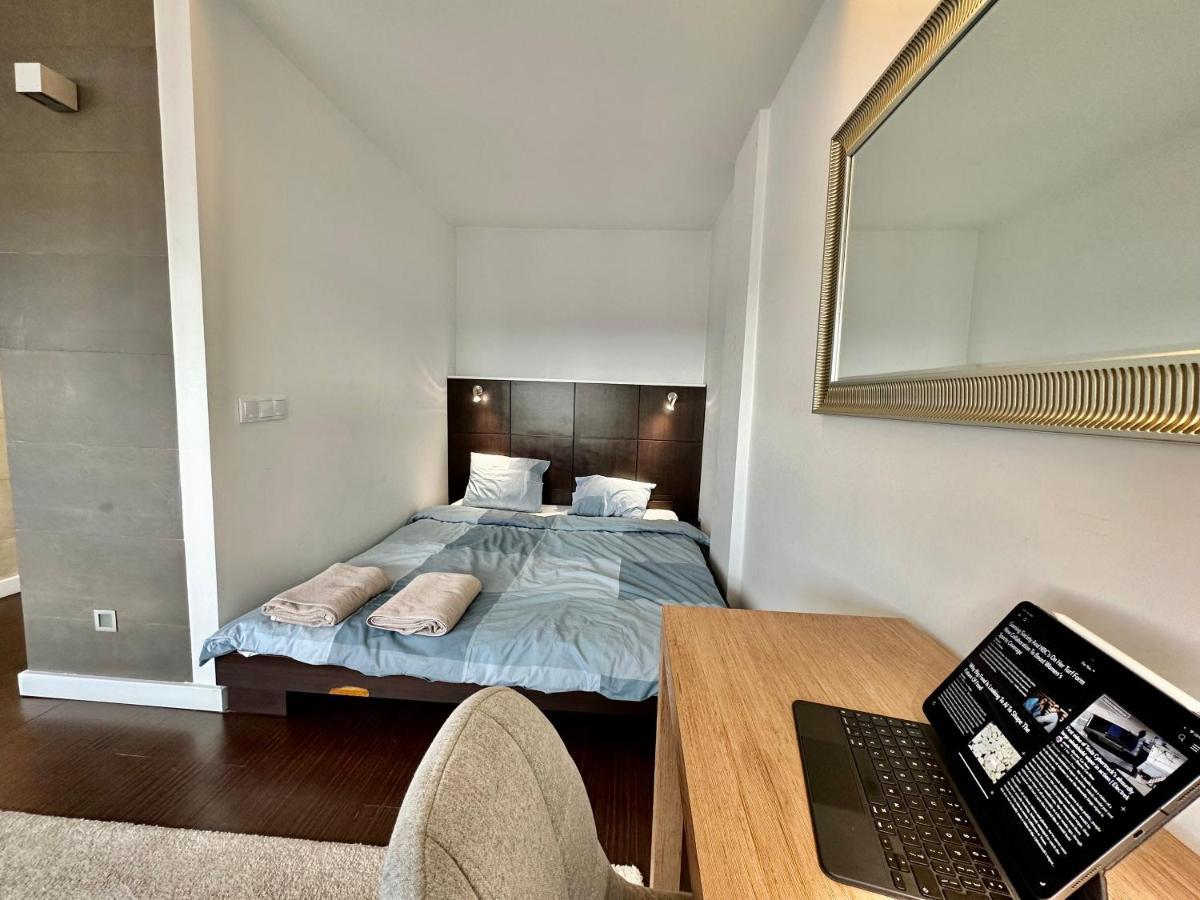 Top Metro X2 Fast Wifi 400 Mbs 70'Tv Netflix Hbo Max Appletv+ Disney+ Varsavia Esterno foto